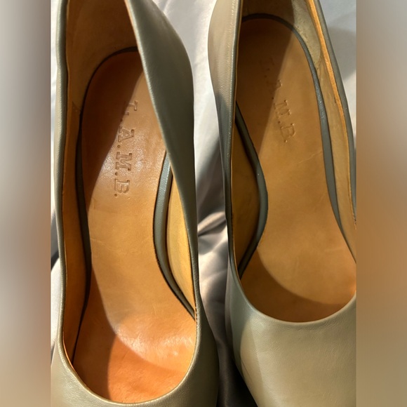 L.A.M.B. Stilettos - Picture 3 of 5